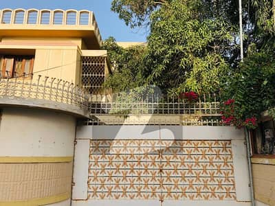 1000 Sq. Yard Bungalow Available For Sale In Block 4
