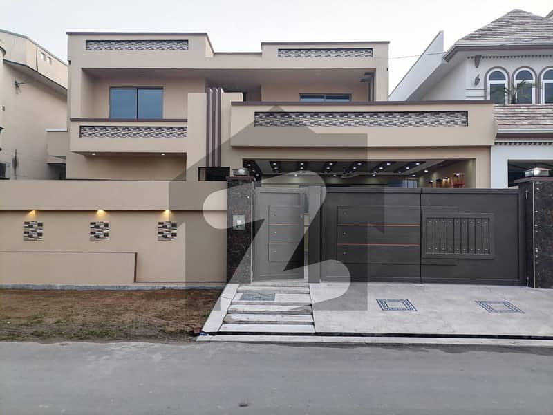 1 Kanal House Available For sale In Garden Town