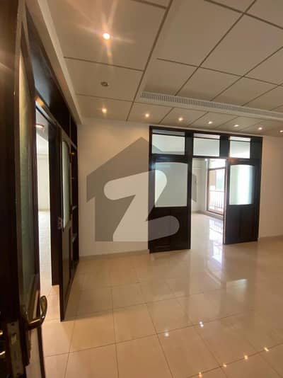 Beautiful 4 Bedrooms Apartment For Sale In F-11 Islamabad