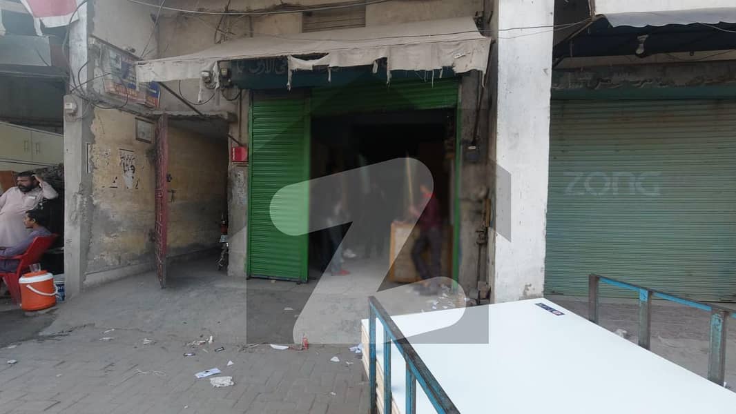 In Multan Road Building For sale Sized 14 Marla