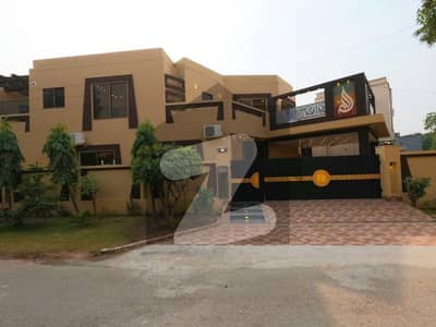 19 Marla House Is Available For Sale In Sui Gas Society Phase 2 Block E Lahore