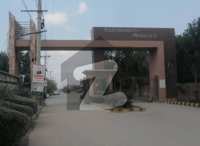 Facing Park Commercial Plot Sized 2.7 Marla In Khayaban-e-Manzoor