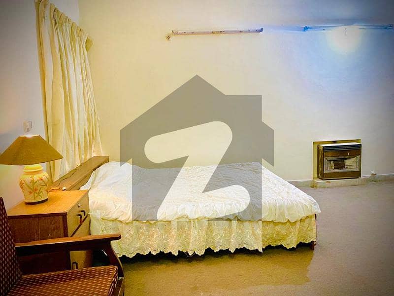 1 Bedroom Semi Furnished Room For Rent