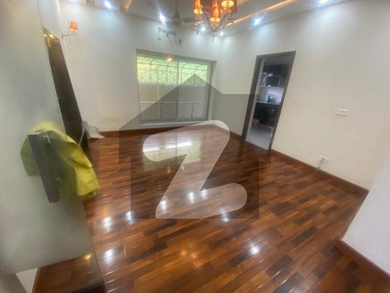 ڈی ایچ اے فیز 6 ڈیفنس (ڈی ایچ اے),لاہور میں 4 کمروں کا 9 مرلہ مکان 1.2 لاکھ میں کرایہ پر دستیاب ہے۔