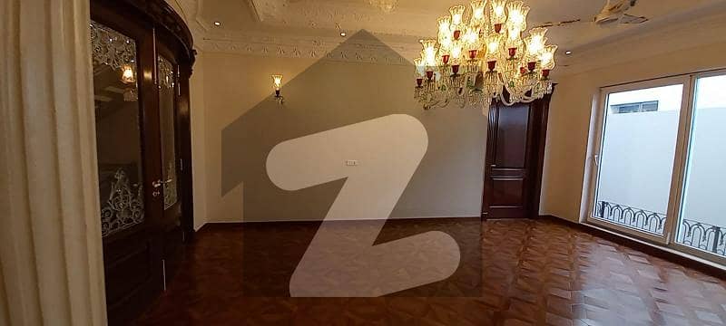 ماڈل ٹاؤن لاہور میں 9 کمروں کا 3 کنال مکان 35 کروڑ میں برائے فروخت۔