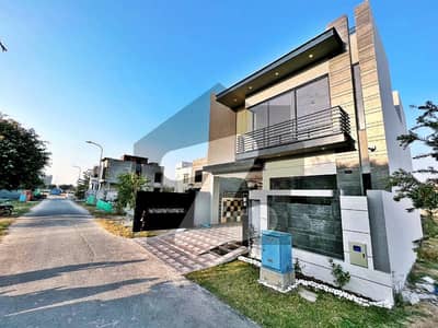 Top Location Solid Construction Beautifully Designed Immaculate House