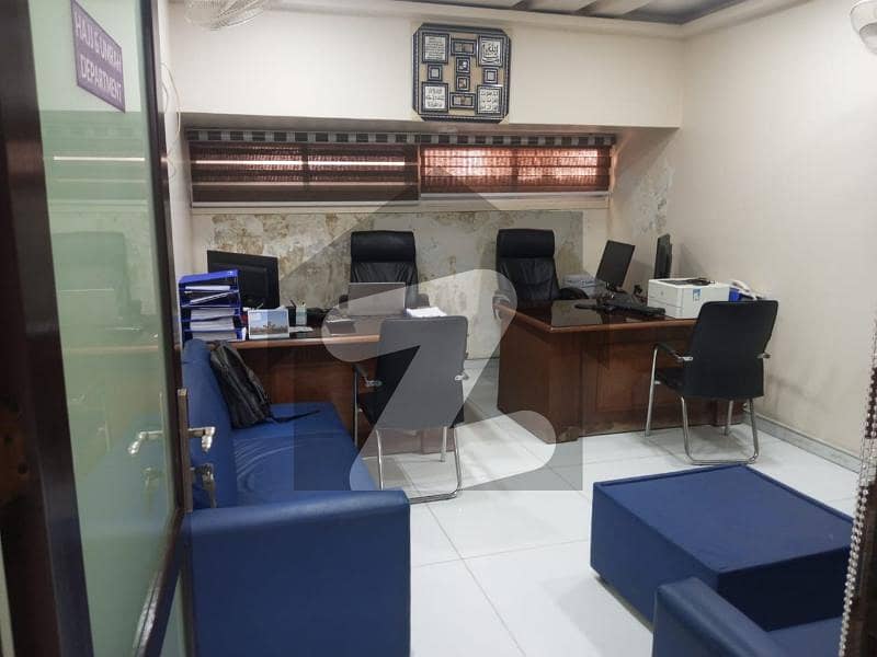 کلفٹن ۔ بلاک 9 کلفٹن کراچی میں 5 مرلہ دفتر 1.62 لاکھ میں کرایہ پر دستیاب ہے۔