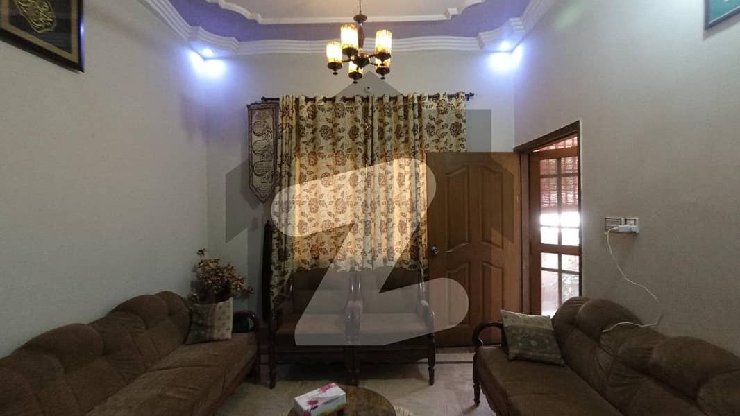 ملیر کراچی میں 6 کمروں کا 5 مرلہ مکان 1.85 کروڑ میں برائے فروخت۔