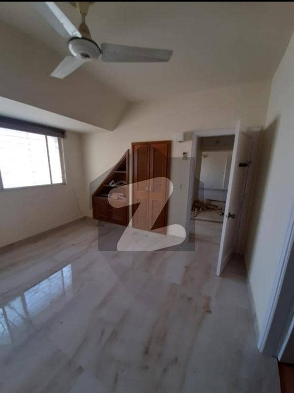 Civil Line Luxury Flat For Rent Clifton, Karachi ID43887412