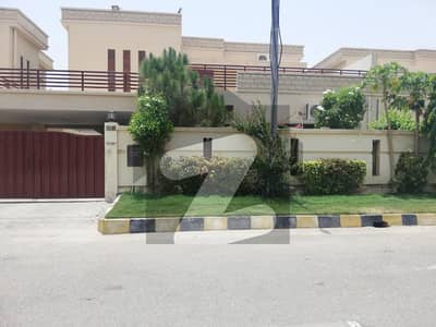 فالکن کمپلیکس فیصل کراچی میں 3 کمروں کا 14 مرلہ بالائی پورشن 1.3 لاکھ میں کرایہ پر دستیاب ہے۔