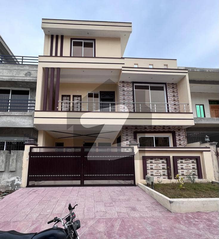 Splendid Double Story House for Sale in Jinnah P1