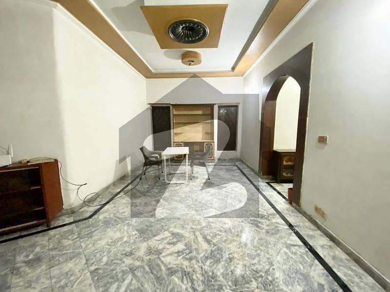 گارڈن ٹاؤن لاہور میں 3 کمروں کا 5 مرلہ مکان 90 ہزار میں کرایہ پر دستیاب ہے۔