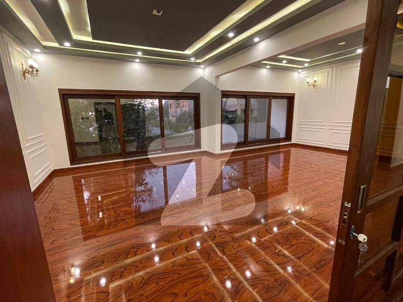 سِی ویو اپارٹمنٹس کراچی میں 3 کمروں کا 12 مرلہ فلیٹ 3.99 کروڑ میں برائے فروخت۔