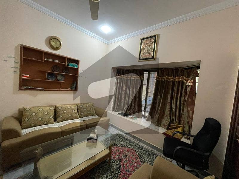 آرکیٹیکٹس انجنیئرز ہاؤسنگ سوسائٹی لاہور میں 3 کمروں کا 8 مرلہ مکان 2.2 کروڑ میں برائے فروخت۔