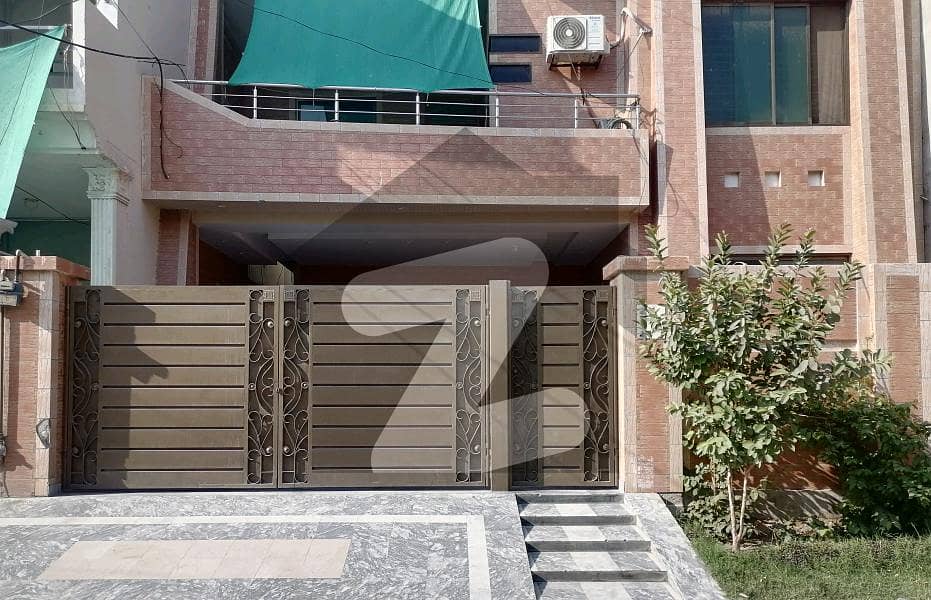 Tripple Storey 10 Marla House For sale In Marghzar Officers Colony - Block N Lahore