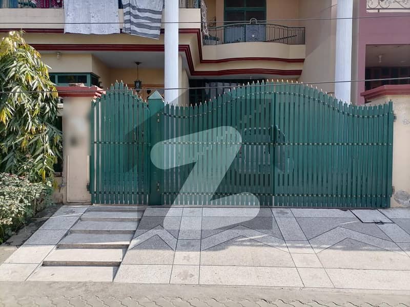 Tripple Storey 10 Marla House Available In Marghzar Officers Colony - Block N For sale