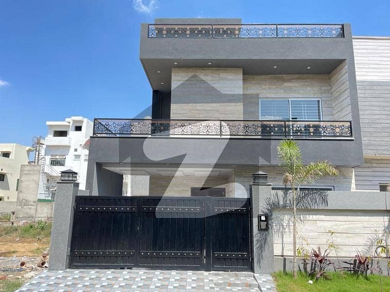 10 Marla Brand New House For Sale In Sector M-5 Lake City Lahore