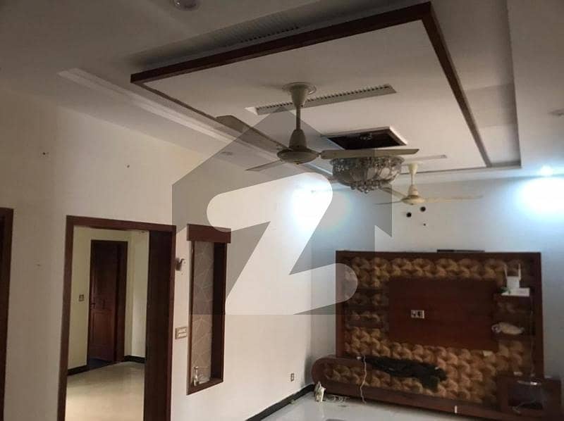 بحریہ ٹاؤن سیکٹرڈی بحریہ ٹاؤن لاہور میں 3 کمروں کا 5 مرلہ مکان 60 ہزار میں کرایہ پر دستیاب ہے۔