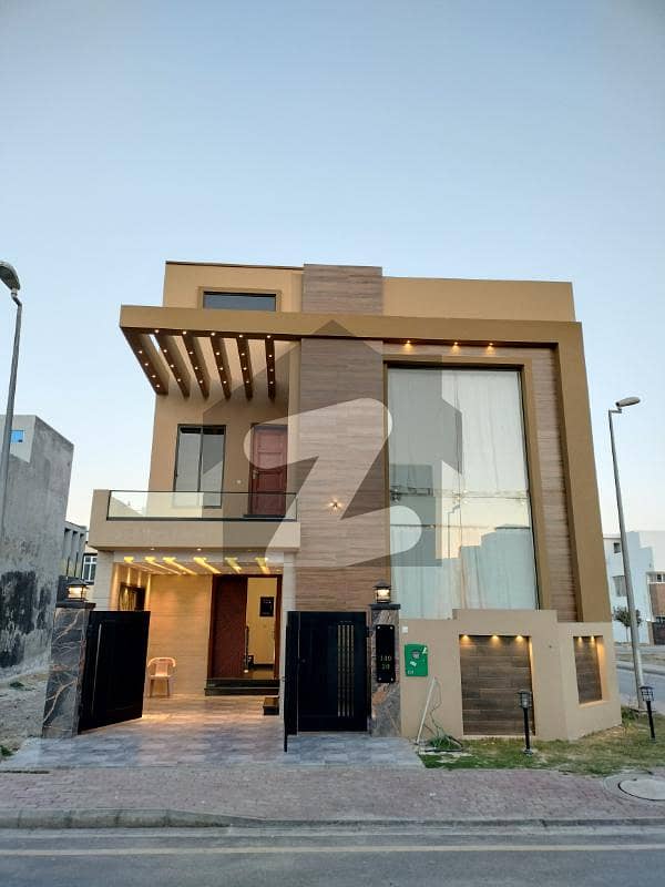 5 Marla Beautiful House For Rent , Close To Jamia  Mosque, Parks In Bahria Town Lahore