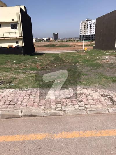 Builders Location 5 Marla Residential Plot Near To Park And Masjid In M Block For Sale