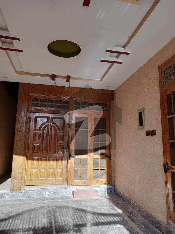 پشاور روڈ راولپنڈی میں 4 کمروں کا 7 مرلہ مکان 65 ہزار میں کرایہ پر دستیاب ہے۔