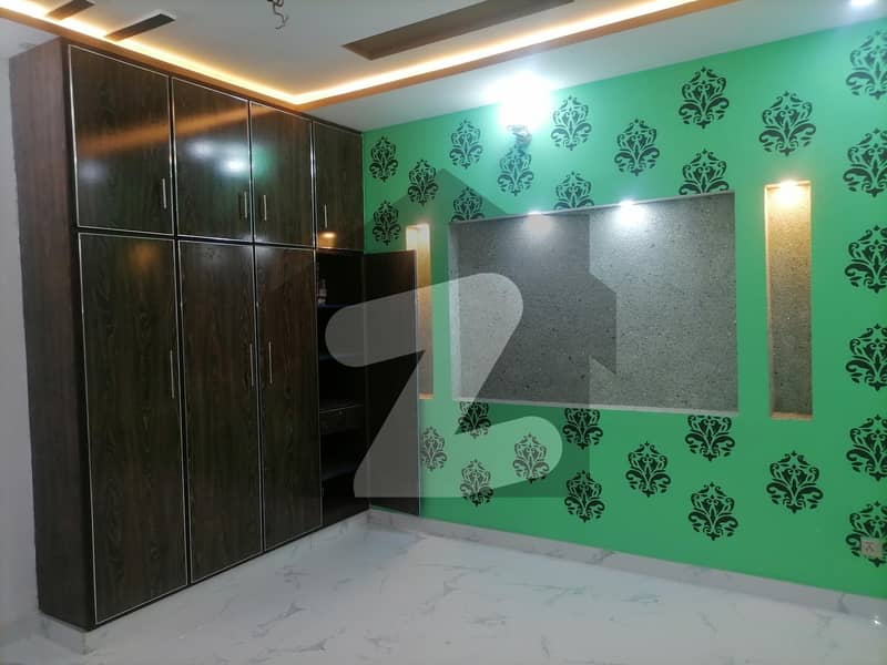 الرحمان گارڈن فیز 2 الرحمان گارڈن لاہور میں 4 کمروں کا 6 مرلہ مکان 40 ہزار میں کرایہ پر دستیاب ہے۔