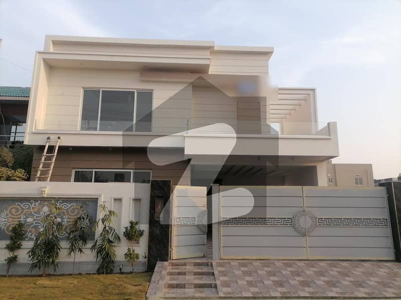 Johar Town Phase 1 - Block D2 House Sized 1 Kanal Is Available