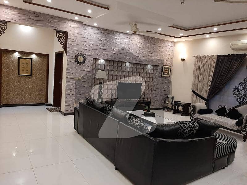 اسٹیٹ لائف ہاؤسنگ سوسائٹی لاہور میں 5 کمروں کا 1 کنال مکان 5.7 کروڑ میں برائے فروخت۔