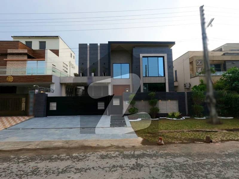 1 Kanal Mediterranean Design House For Sale