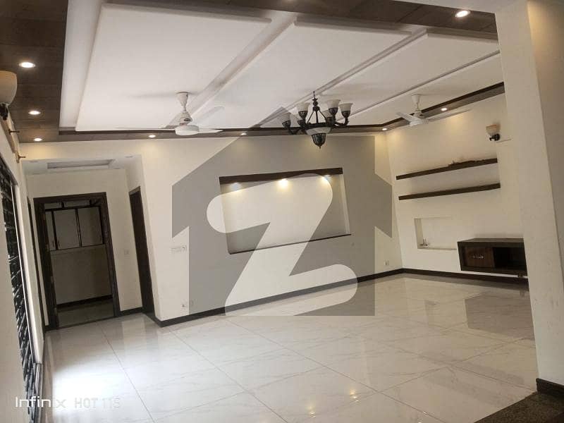DHA Lahore 1 Kanal Upper Portion with separate entrance is available for Rent in Phase 6 Block C