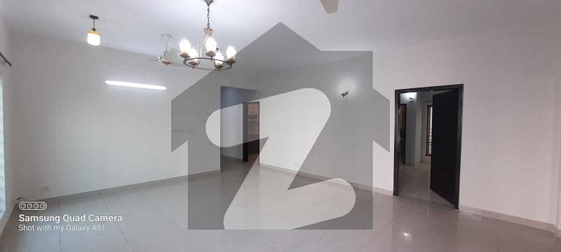 3 Bedroom Flat Available For In Askari 11 Lahore