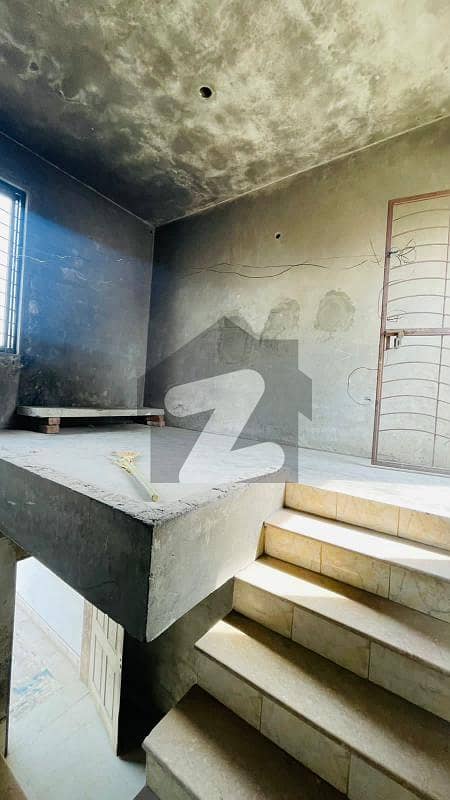 الفلاح ٹاؤن لاہور میں 5 کمروں کا 10 مرلہ مکان 2.25 کروڑ میں برائے فروخت۔