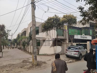 Commercial Office (1 Kanal ) for Rent in Johar Town Lahore