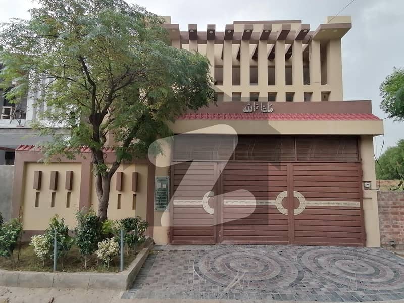 ایلیٹ ٹاؤن لاہور میں 4 کمروں کا 13 مرلہ مکان 1.6 کروڑ میں برائے فروخت۔