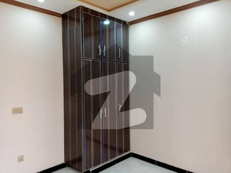 ایڈن ریزیڈینشیا ایڈن لاہور میں 3 کمروں کا 5 مرلہ بالائی پورشن 32 ہزار میں کرایہ پر دستیاب ہے۔