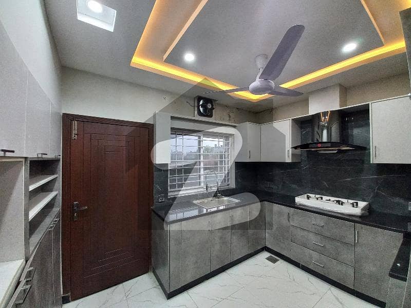 GOLDEN PROPERTIES OFFER YOU VERY HOUSE FOR RENT IN BAHRIA TOWN