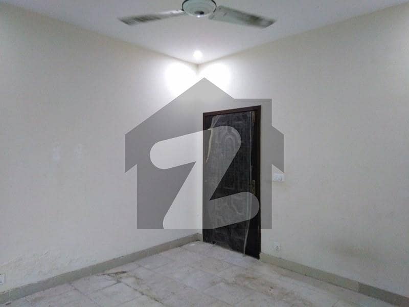 In Paragon City Of Paragon City, A 5 Marla Flat Is Available Paragon