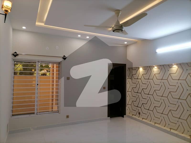 Prime Location 10 Marla House For sale In Rawalpindi