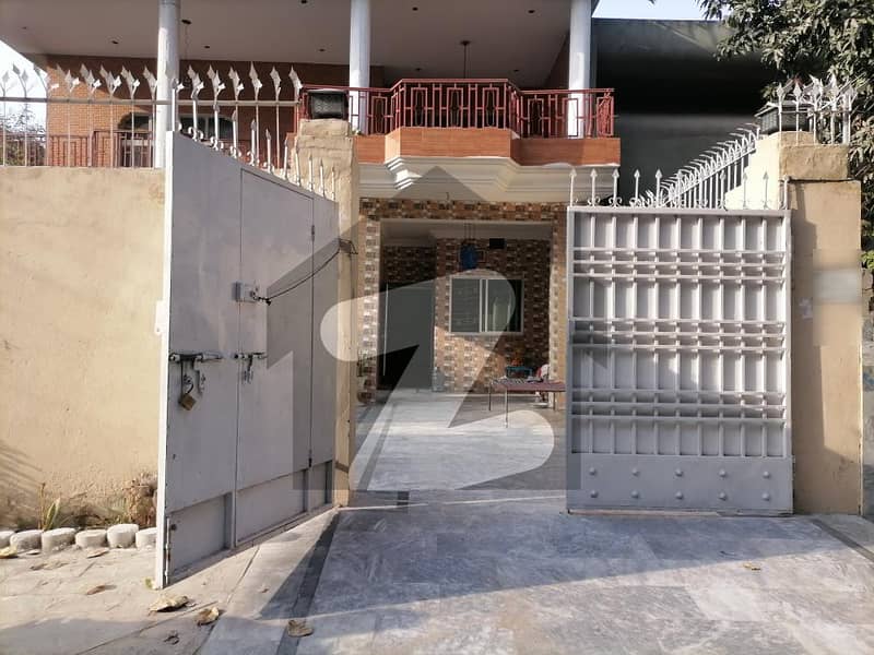 15 Marla Upper Portion Situated In Allama Iqbal Town - Jahanzeb Block For rent