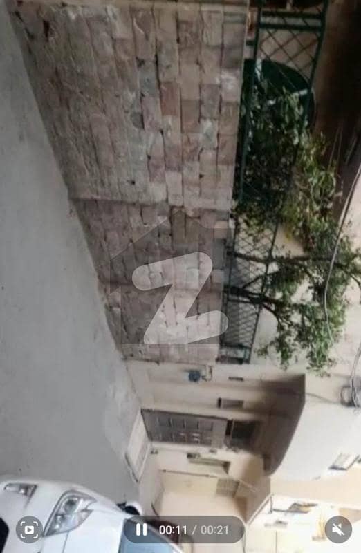 Super Town Having Eight Marla Old House On Plot Rate Super Town, Lahore