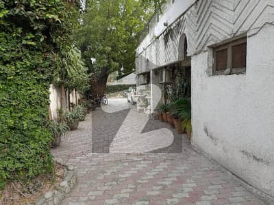 50 Marla corner old House for sale in cantt main Abid majeed road. very good location