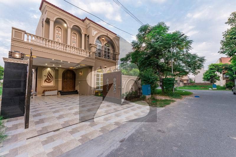 Modern Luxury Villa Available For Sale Modern Luxury Villa Available For Sale
