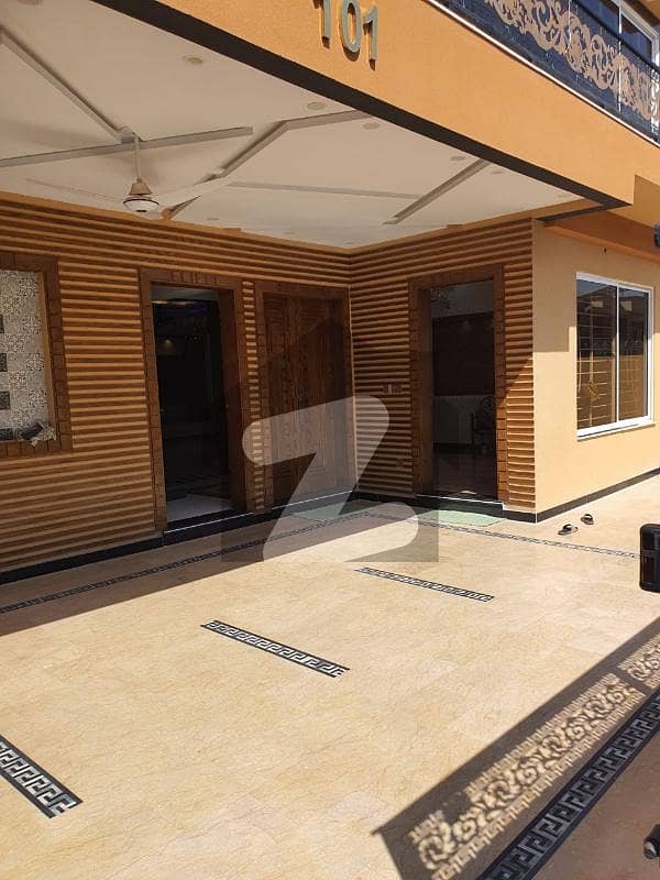 12 marla brand new house available for rent media town