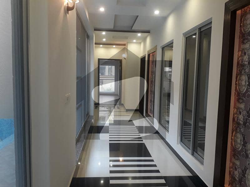 گارڈن ٹاؤن - ابو بھکر بلاک گارڈن ٹاؤن لاہور میں 9 کمروں کا 2 کنال مکان 4.2 لاکھ میں کرایہ پر دستیاب ہے۔
