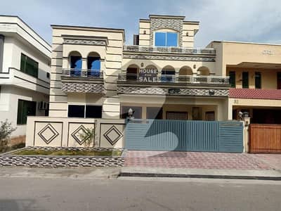 Beautiful House For Sale In Cbr Town Phase 1 - Block B