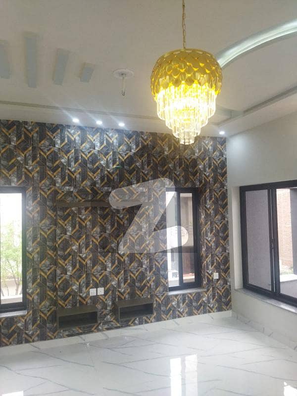 ماڈل سٹی ون کینال روڈ,فیصل آباد میں 4 کمروں کا 6 مرلہ مکان 2.4 کروڑ میں برائے فروخت۔