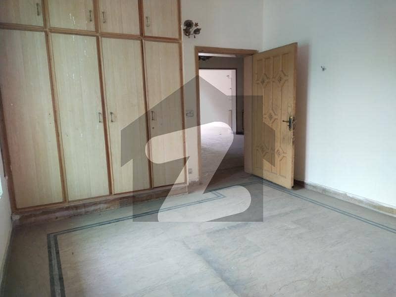 3 BEDROOM'S ATTACH BATH UPPER PORTION AVAILABLE FOR RENT IN MEHRAN BLOCK