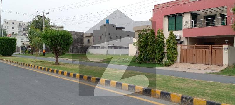 8 Marla Commercial Plot For Sale In Aa Block Central Park Housing Society Lahore