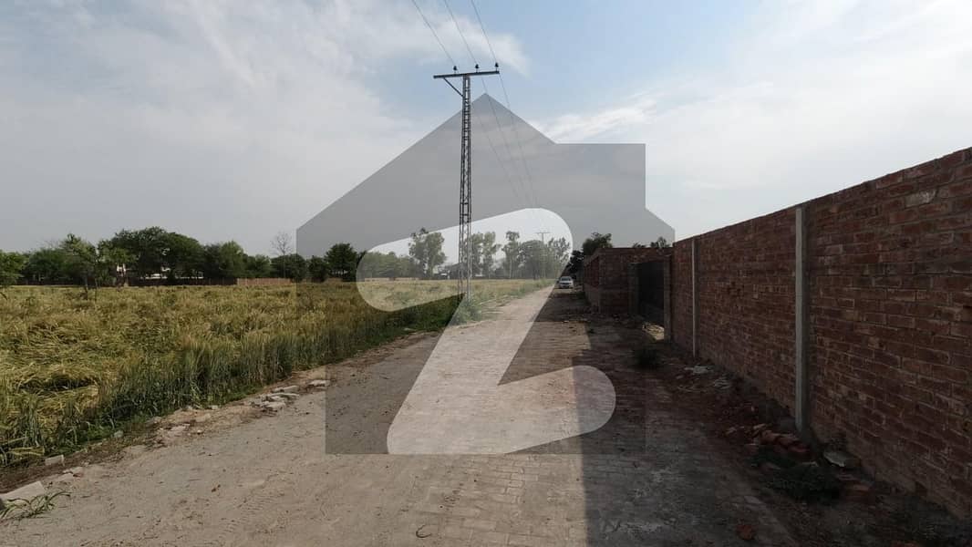 کرباٹھ لاہور میں 15 کنال زرعی زمین 15 کروڑ میں برائے فروخت۔