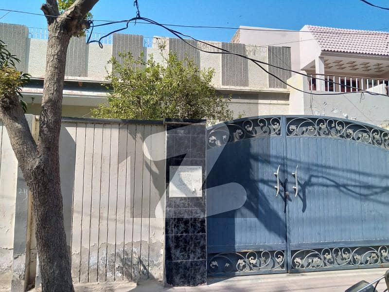 گلشنِ اقبال رحیم یار خان میں 3 کمروں کا 15 مرلہ مکان 1.5 کروڑ میں برائے فروخت۔